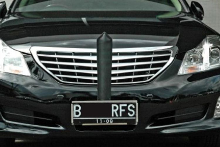 Mobil Pelat ‘RF’ yang Dicegat di Tol Pancoran Ternyata Tabrak Mobil Dinas TNI
